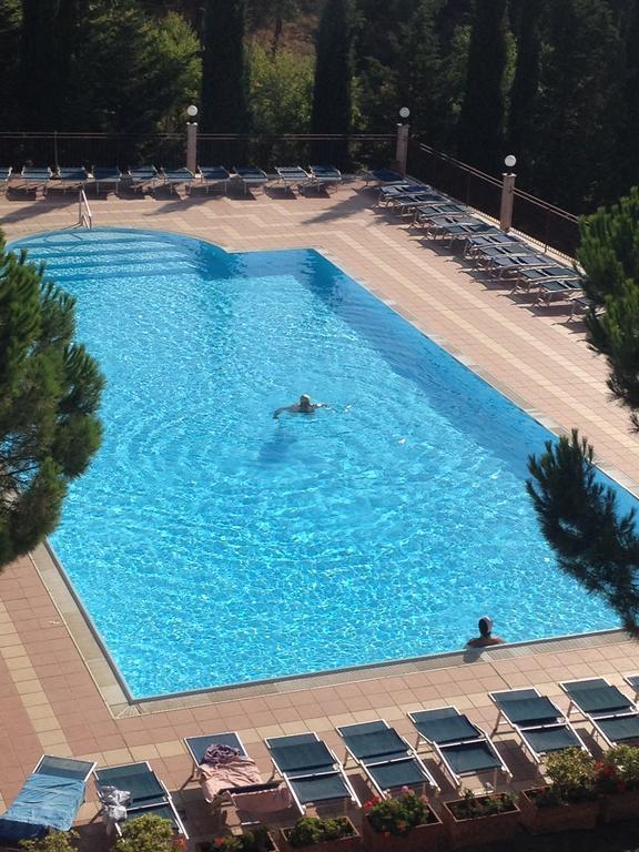 Hotel Ambasciatori Calitri Exteriör bild